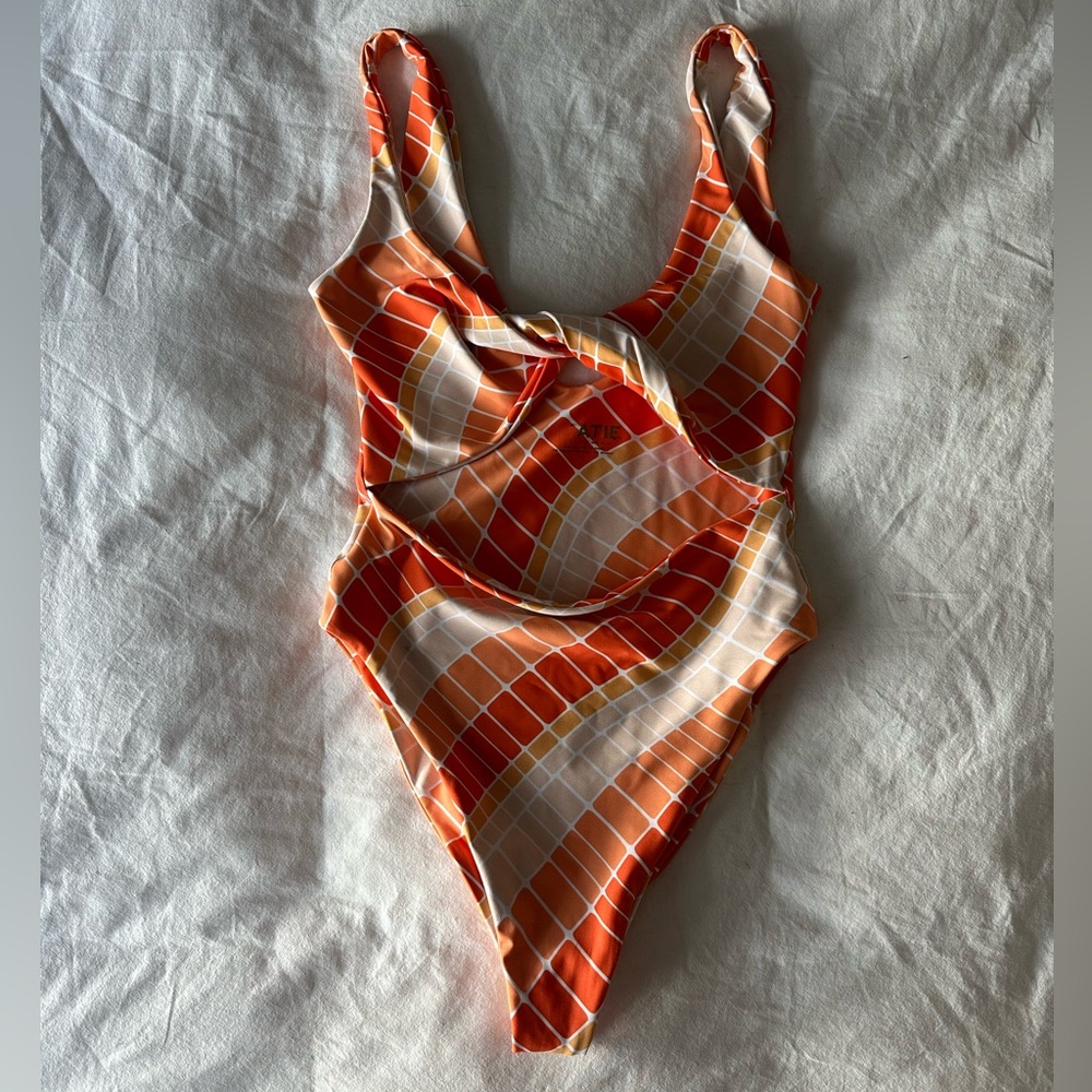Skatie “Chloe” size small, EUC.